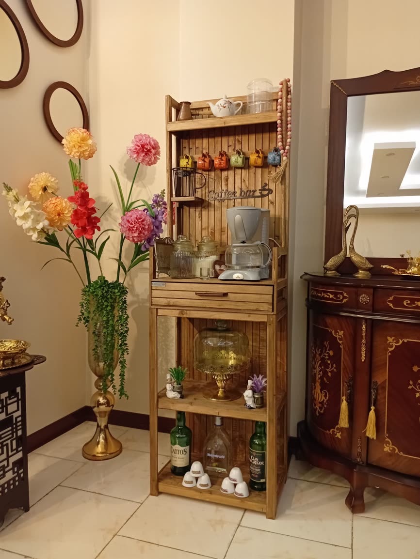 کافه بار پشت بسته