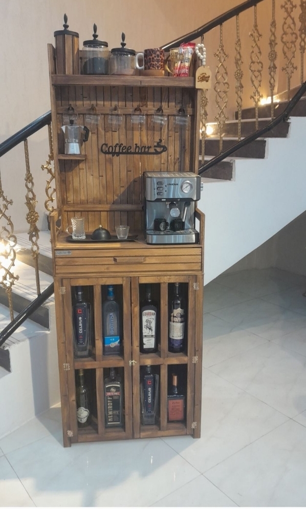 کافه بار لئو چوبینه